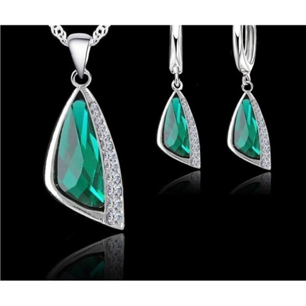 925 Sterling Silver Green Diamond Cubic Zirconia Earrings and Necklace Set NIB!